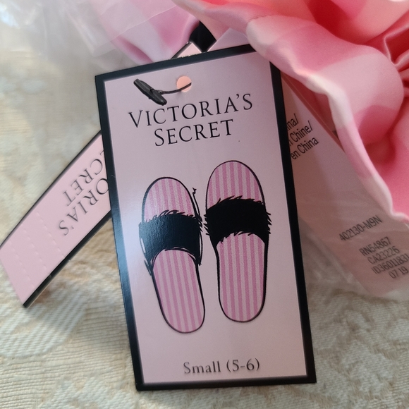 VICTORIA'S SECRET Slipper Pink Stripes w/ Bag - small - Picture 2 of 4